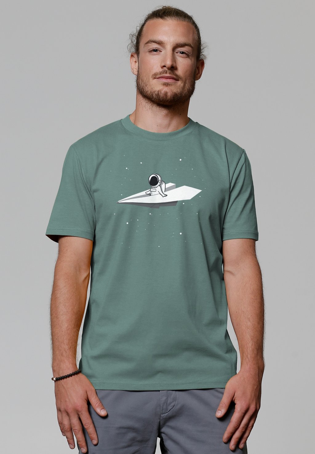 

Футболка с принтом FLY ME TO THE MOON watapparel, серый