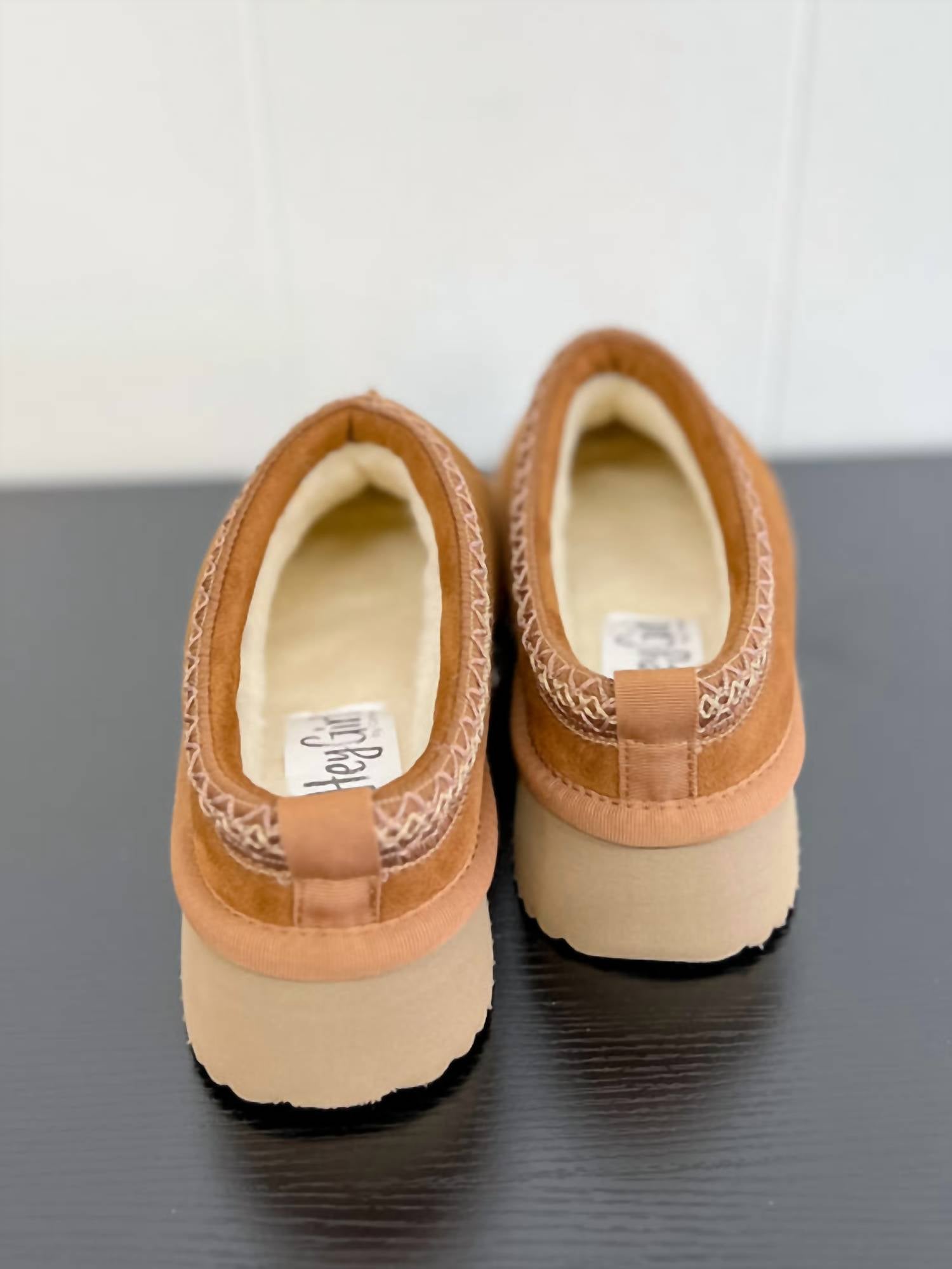 Pillow Talk Искусственная замша Платформенные тапочки в коричневом цвете Corkys Footwear — фото 3
