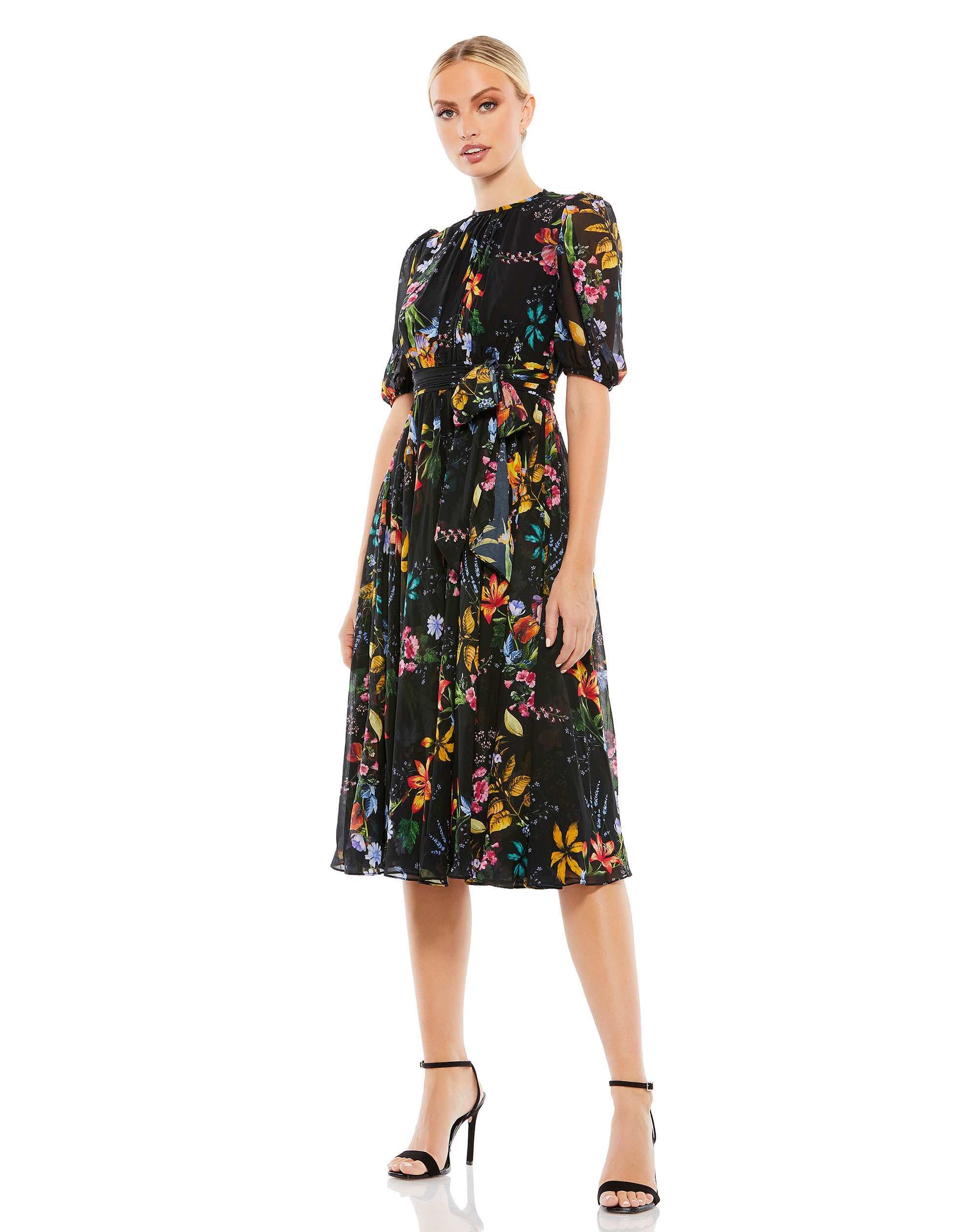 

Платье миди с цветочным узором и высоким воротом и поясом Mac Duggal, цвет black multi