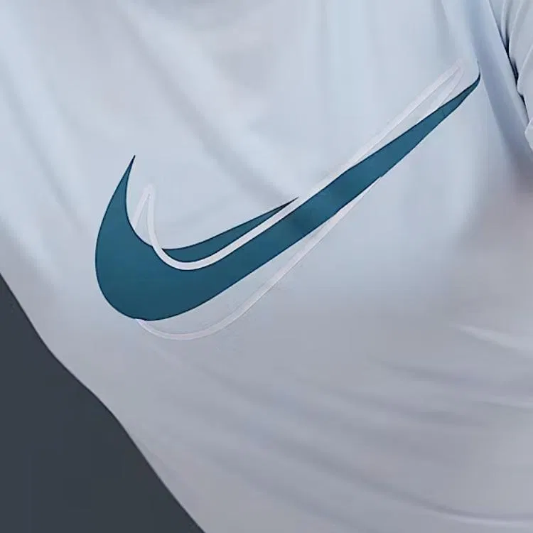 Футболка Swoosh Regular женская белая Nike, White — фото 4
