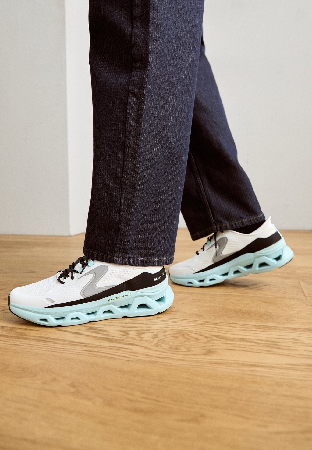 

Кроссовки Skechers, белый