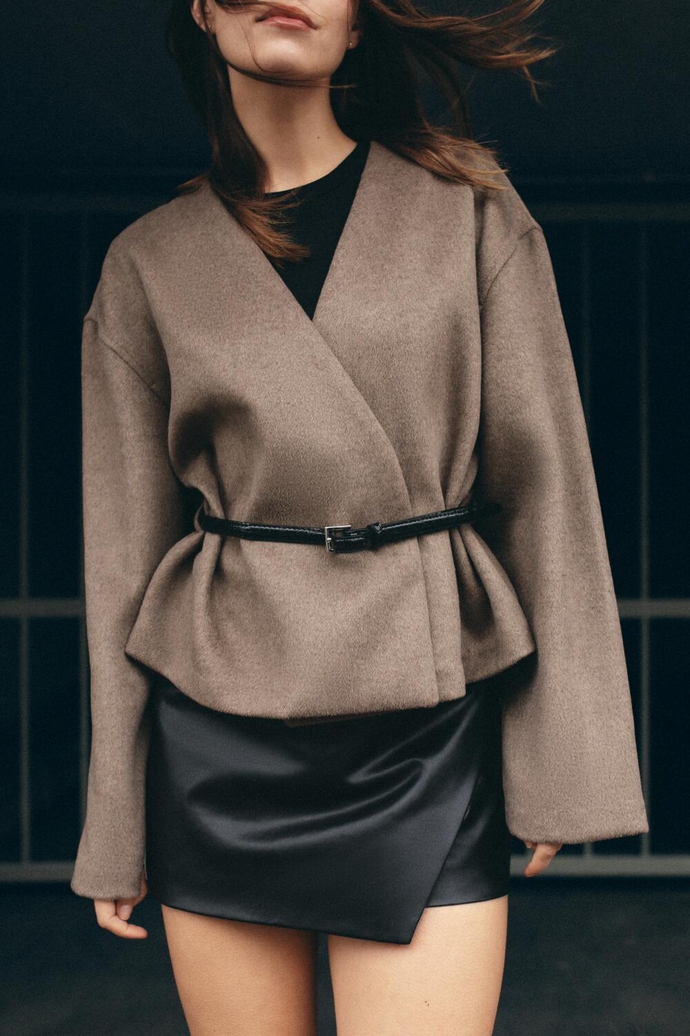 

Мягкая куртка с поясом ZARA, легкий загар