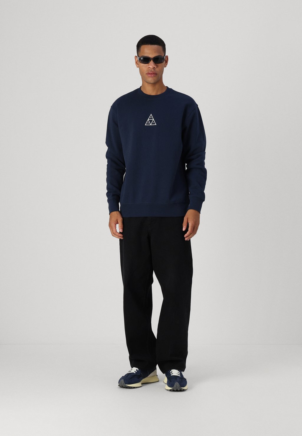 

Толстовка TRIPLE TRIANGLE CREWNECK HUF, темно-синий