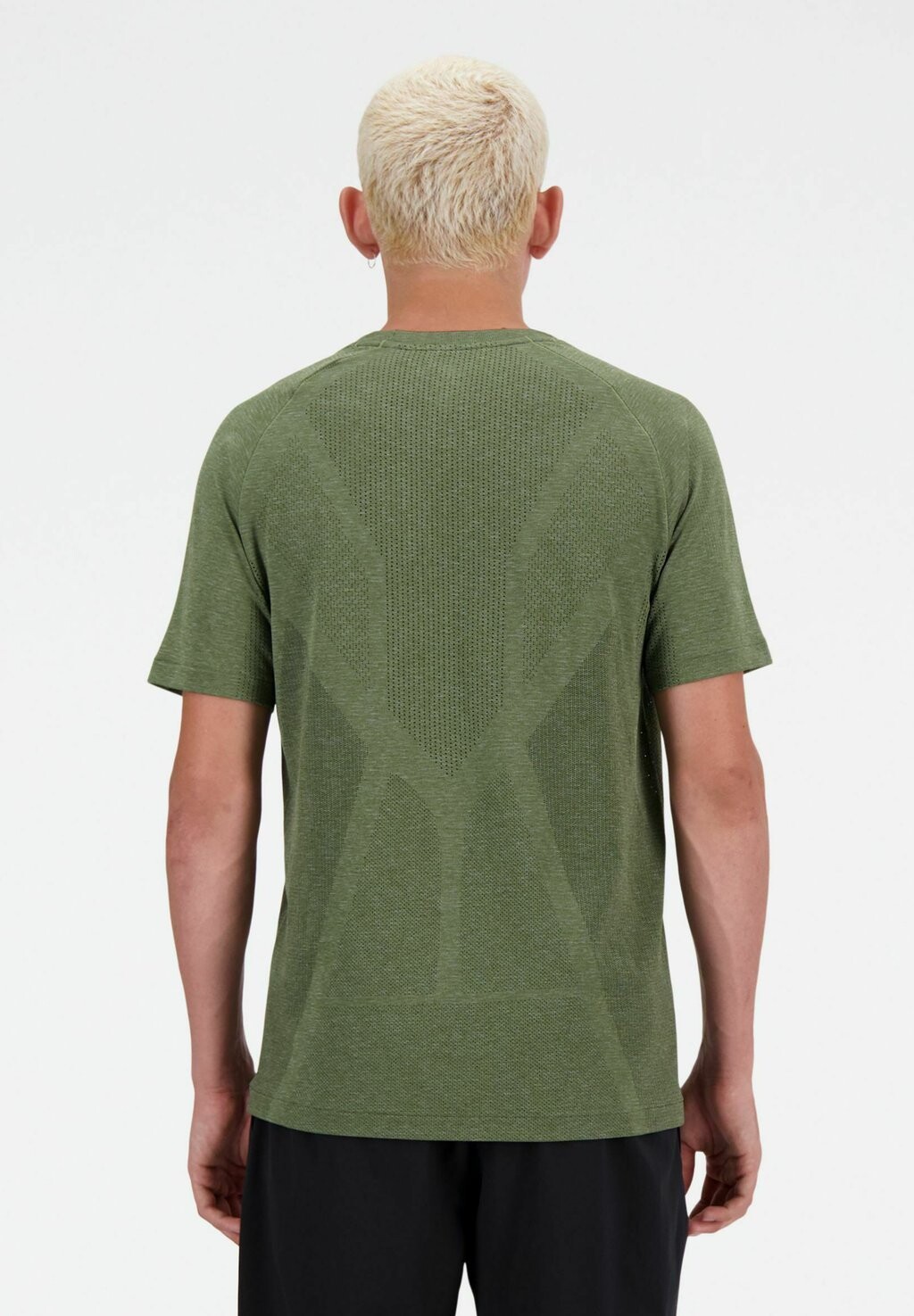 

Базовая футболка ATHLETICS SEAMLESS New Balance, хаки