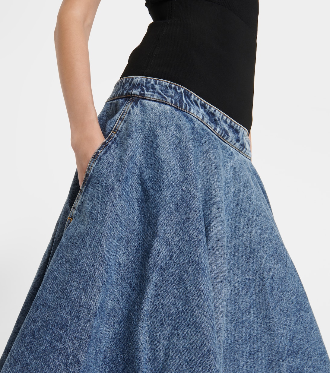 Юбка миди из денима и хлопкового джерси Alaïa, Bleu Neige — фото 4
