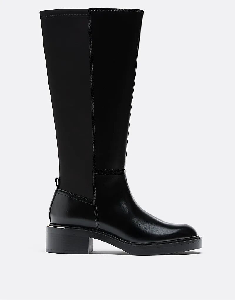 Ботинки Stradivarius Flat в конном стиле черного цвета