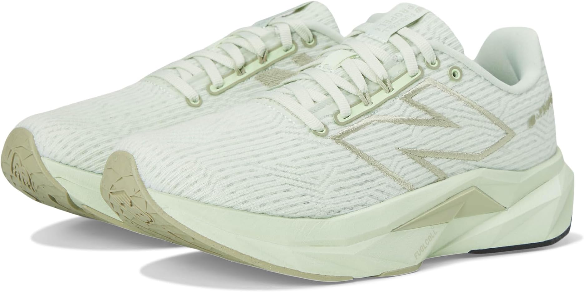 Кроссовки New Balance FuelCell Propel v5, цвет Natural Mint/Olivine