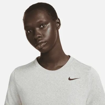 Футболка Nike Dri-FIT, цвет Tumbled Grey/Flat Silver/Heather/Black — фото 4