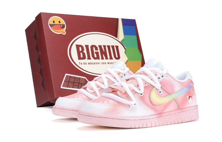 

Кроссовки Nike Dunk Low, розовый/белый