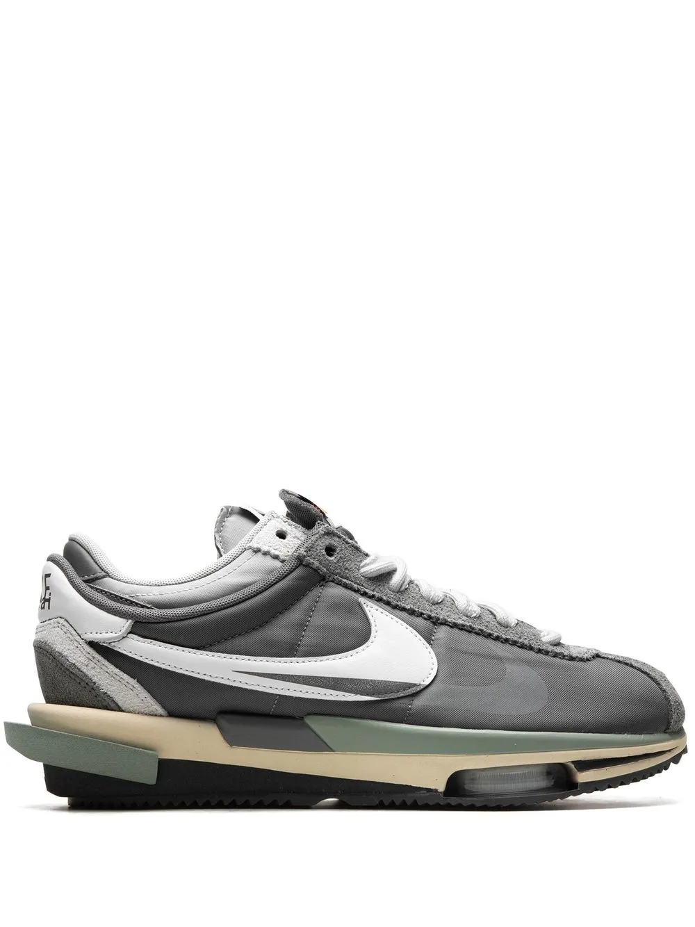 

Кроссовки Cortez из коллаборации с sacai Nike, серый