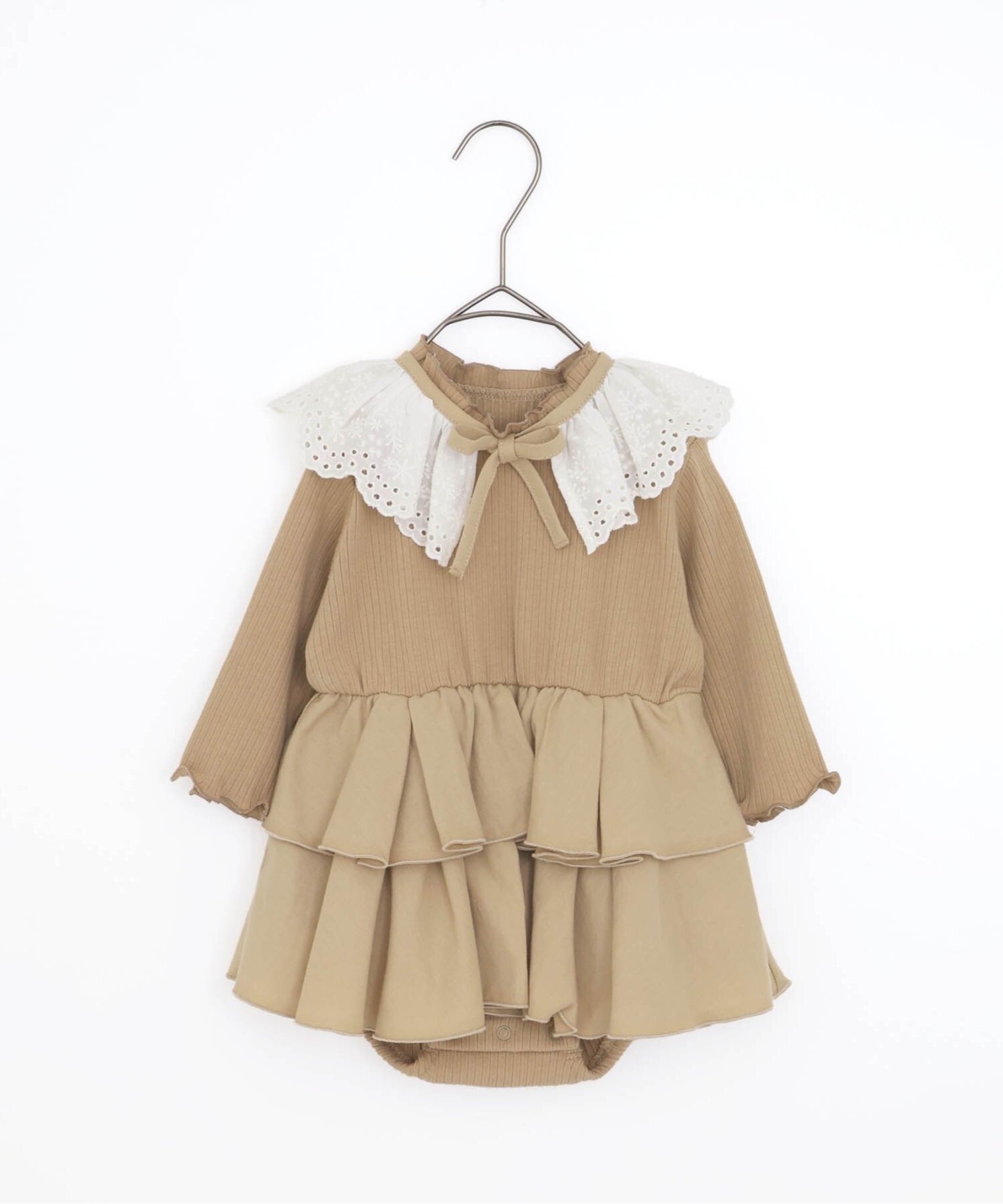 Элегантный комбинезон с оборками и съемным кружевным воротником. P.Premier, beige
