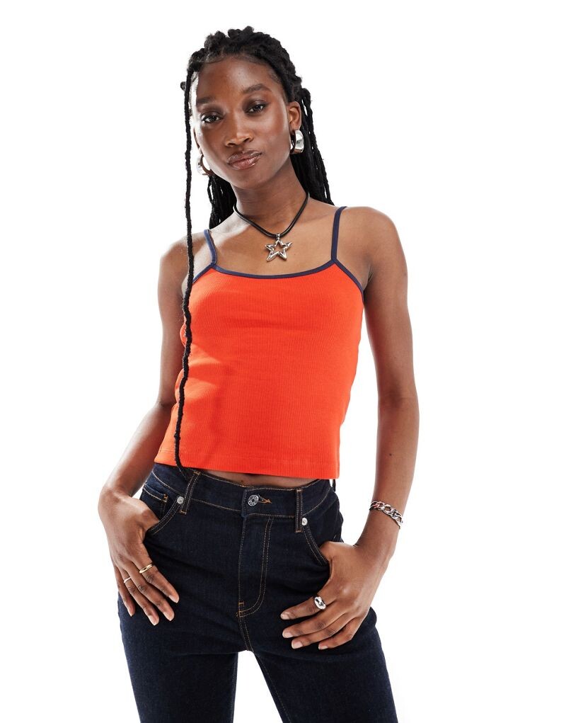 

Красный топ в рубчик с квадратным вырезом COLLUSION