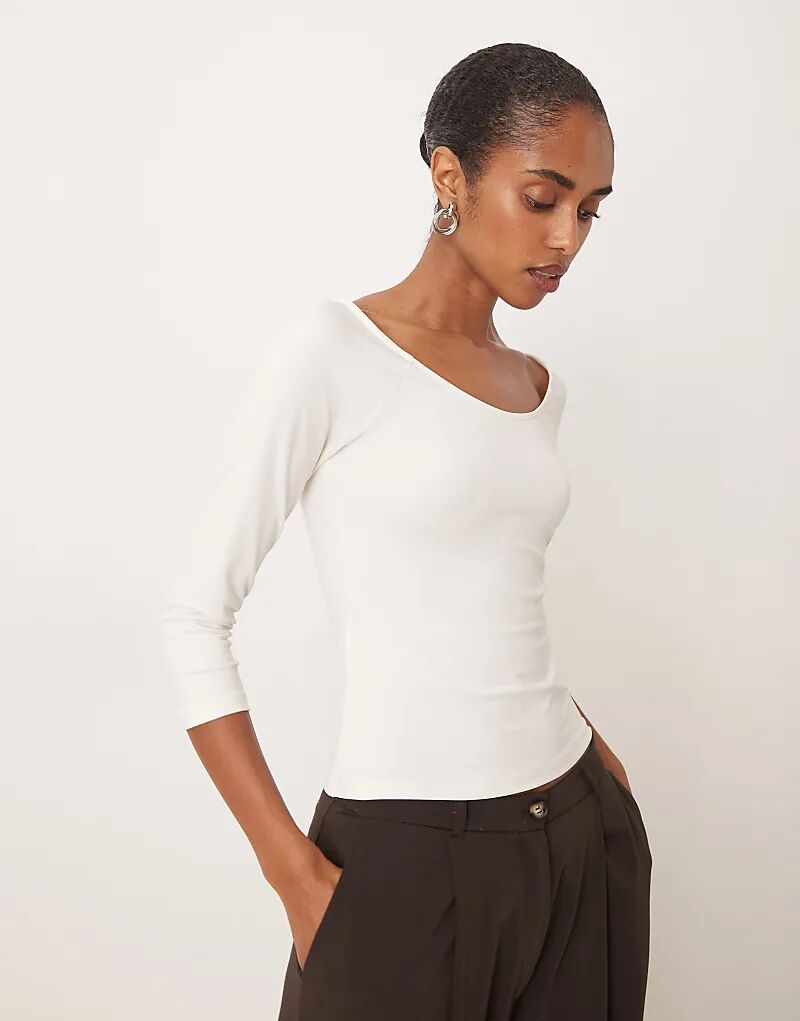 

Белый лонгслив Mango с V-образным вырезом и открытыми плечами, длинными рукавами