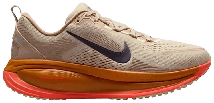 

Кроссовки Nike Vomero 18, оранжевый