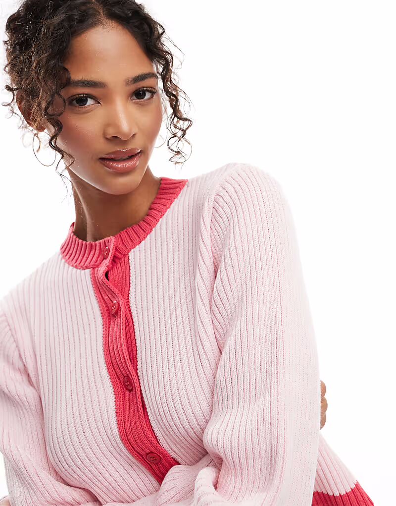 

Вязаный кардиган ASOS DESIGN красного и розового цветов