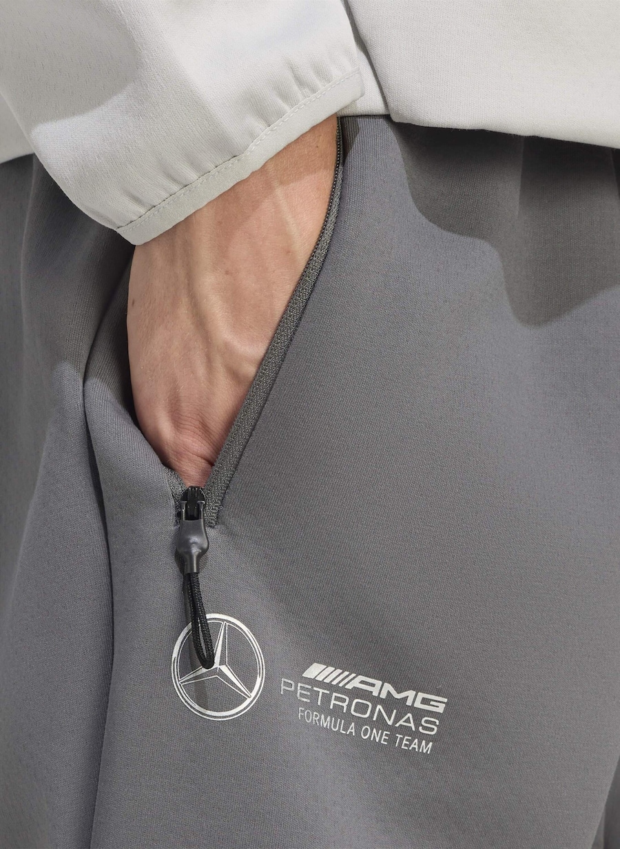 Зауженные спортивные брюки ADIDAS PERFORMANCE Mercedes-AMG Petronas F1 Team, серый/светло-серый — фото 4