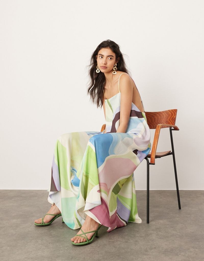 

ASOS Edition – платье макси с геометрическим V-образным вырезом и бретелями