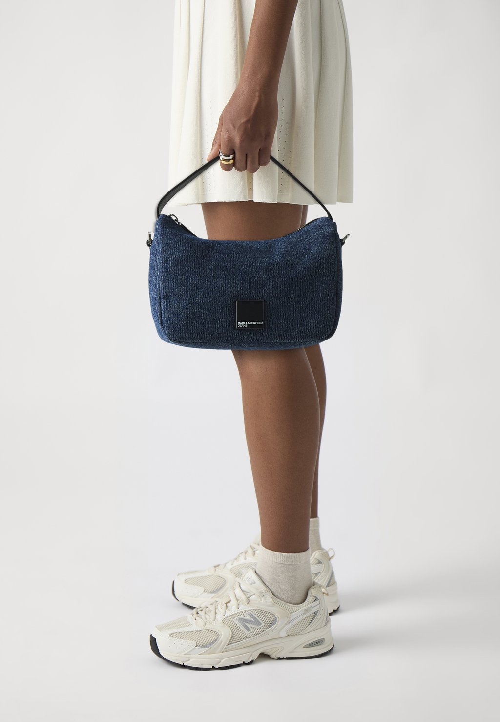 

Сумка BOX LOGO SOFT MINIHOBO Karl Lagerfeld Jeans, цвет Mid Blue