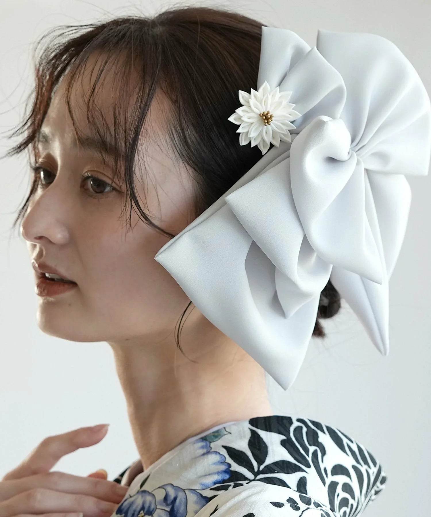 Набор из 2 украшений для волос: большая лента, гребень, U-образная заколка. Utatane, GRAY
