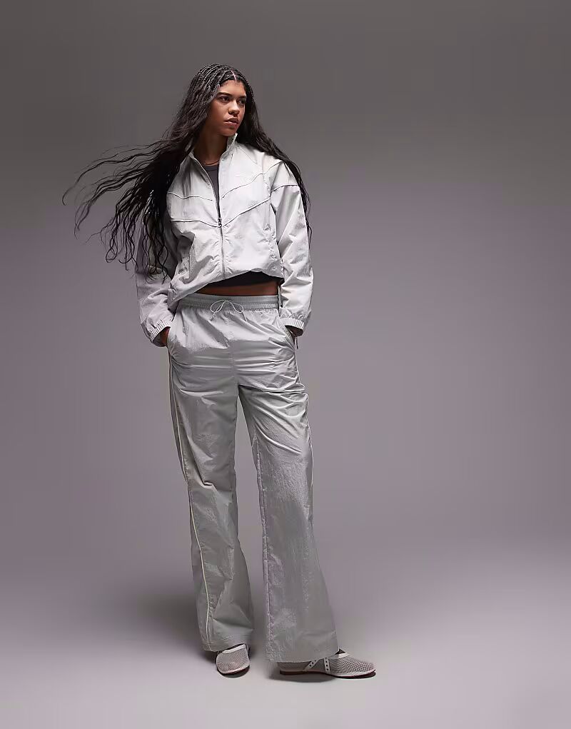 

Спортивная куртка Nike Windrunner Track, серебристый