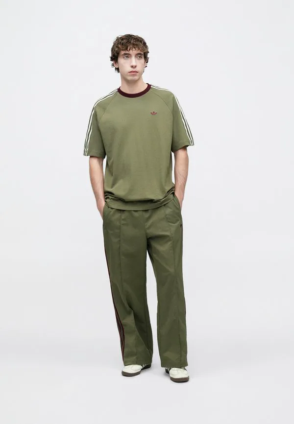 Футболка с принтом Adidas Originals, Olive Strata — фото 3