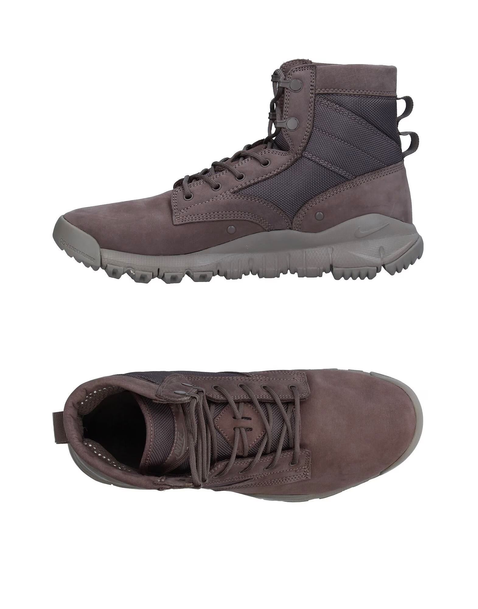 

Кроссовки Nike, серый