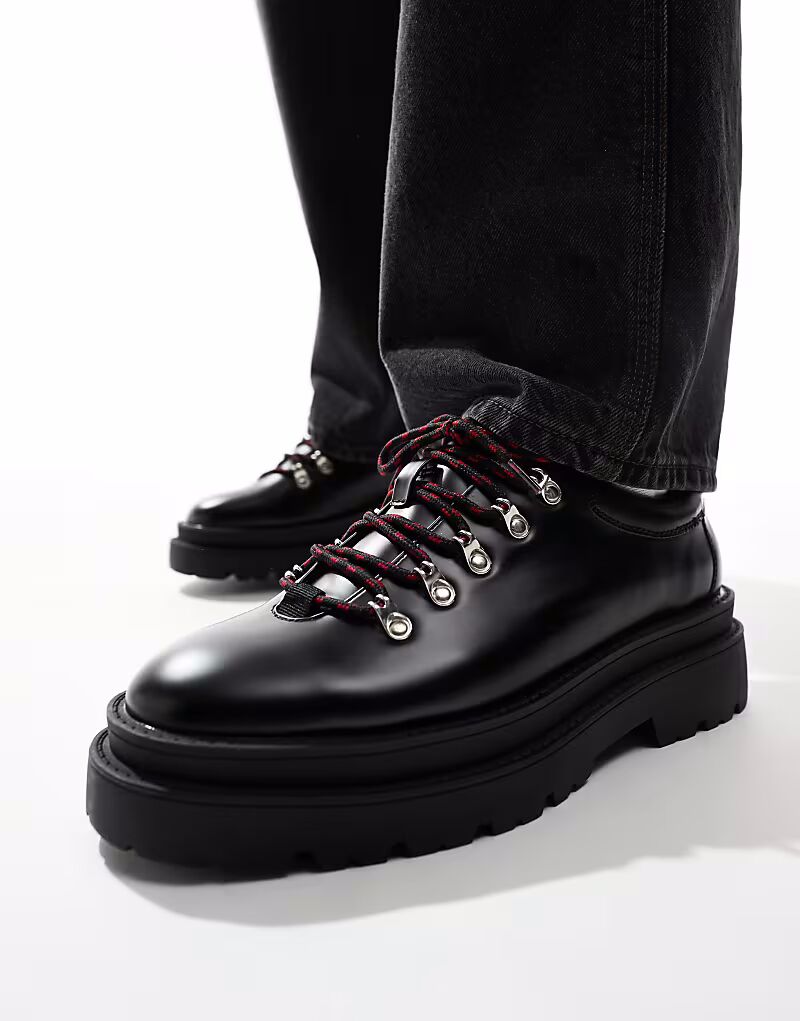 

Массивные походные ботинки черного цвета с контрастной шнуровкой Asos Design