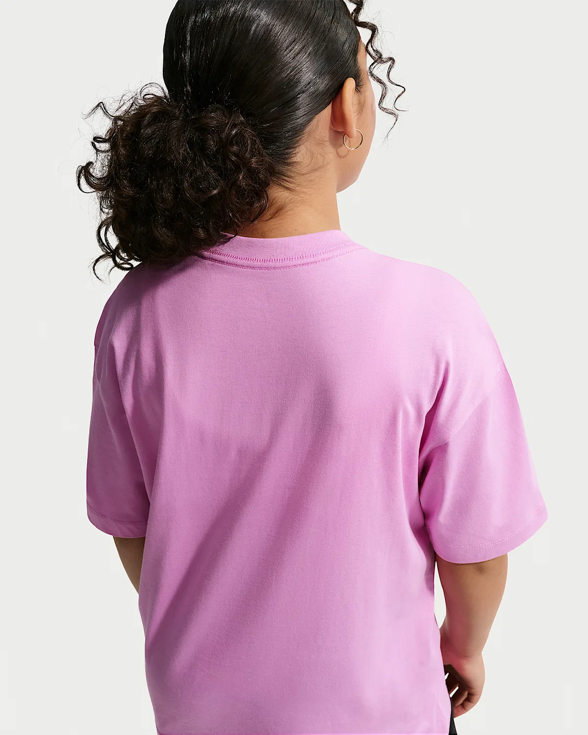 Детская (для девочек) футболка оверсайз Nike Sportswear, Light Magenta/Black/Black — фото 2