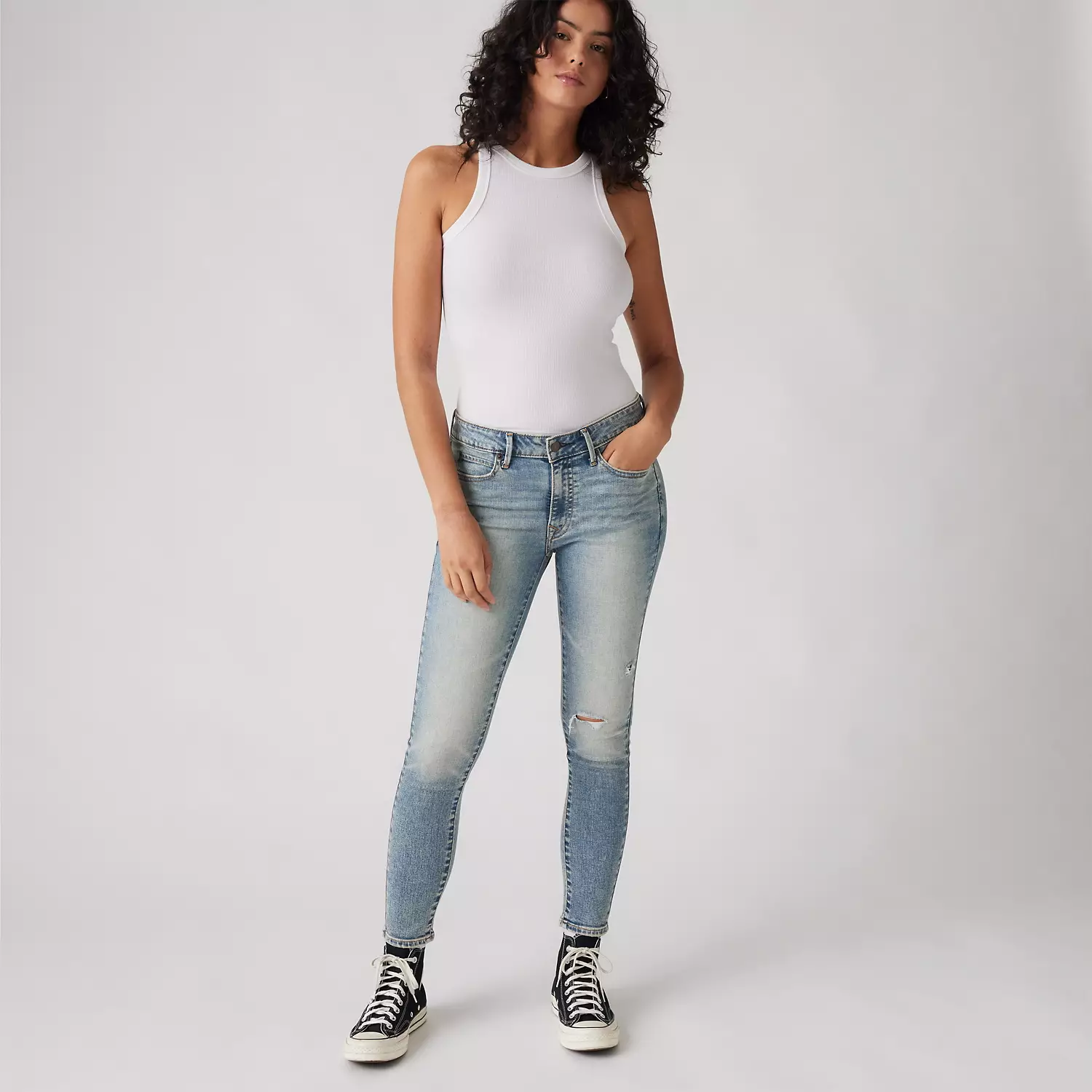 

711 Узкие женские джинсы Levi's, цвет That Is Life - Medium Wash