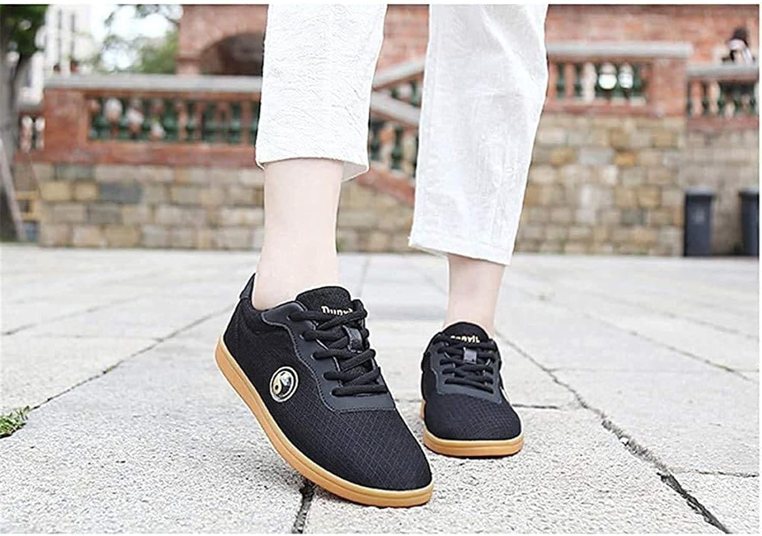 

Профессиональные кроссовки для боевых искусств SFDPDM для женщин и мужчин, кроссовки для тайцзи, сетчатые, дышащие, для кунг-фу, повседневные тренировочные кроссовки для взрослых, черные, размер 38EU