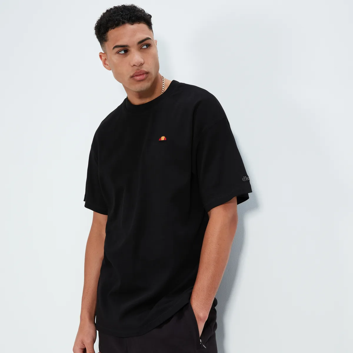 

Футболка Ellesse "H ФУТБОЛКА", черный