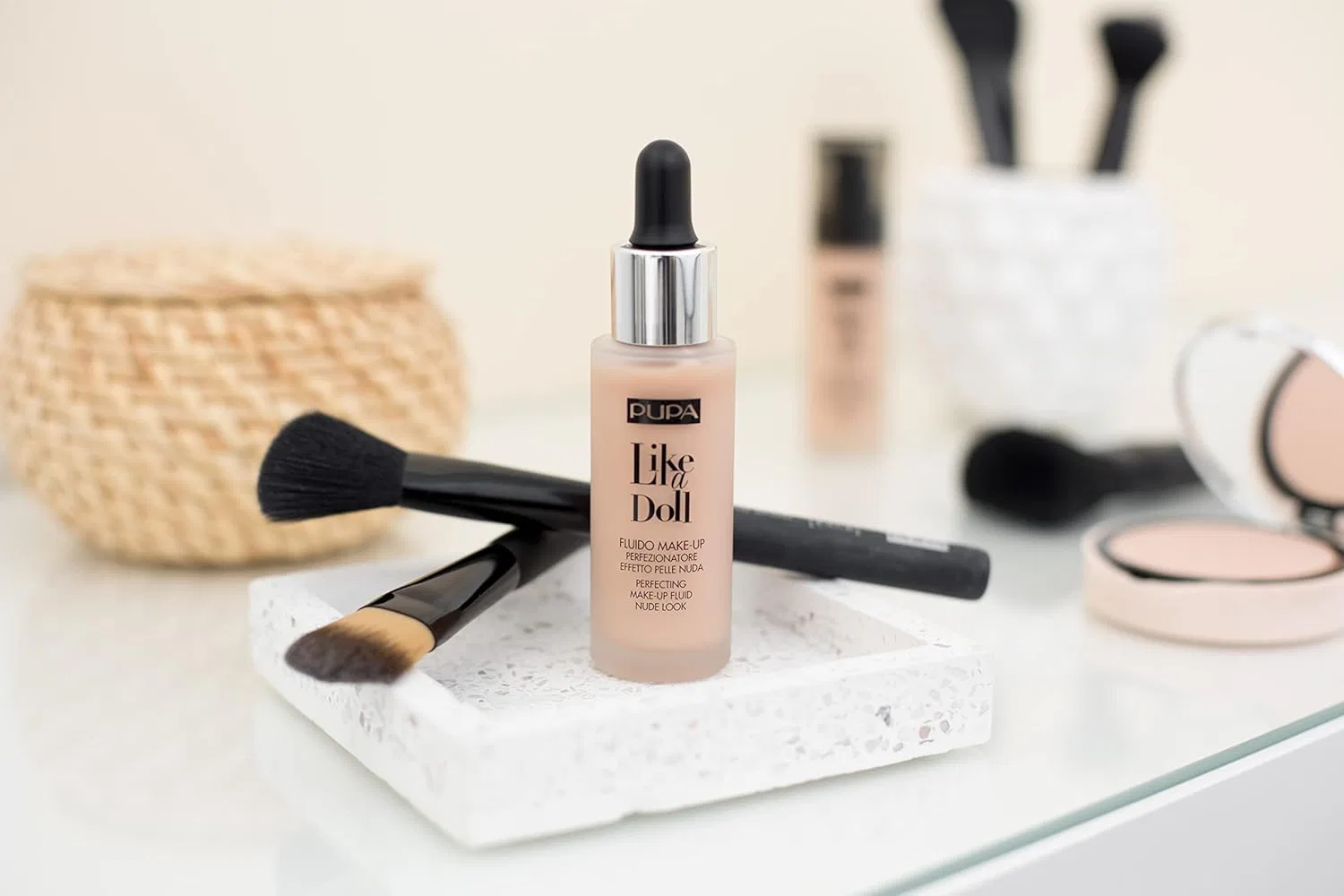 Тональный крем PUPA Milano Like A Doll Perfect Makeup Nude Look Foundation, medium beige, 28.6 г — фото 4