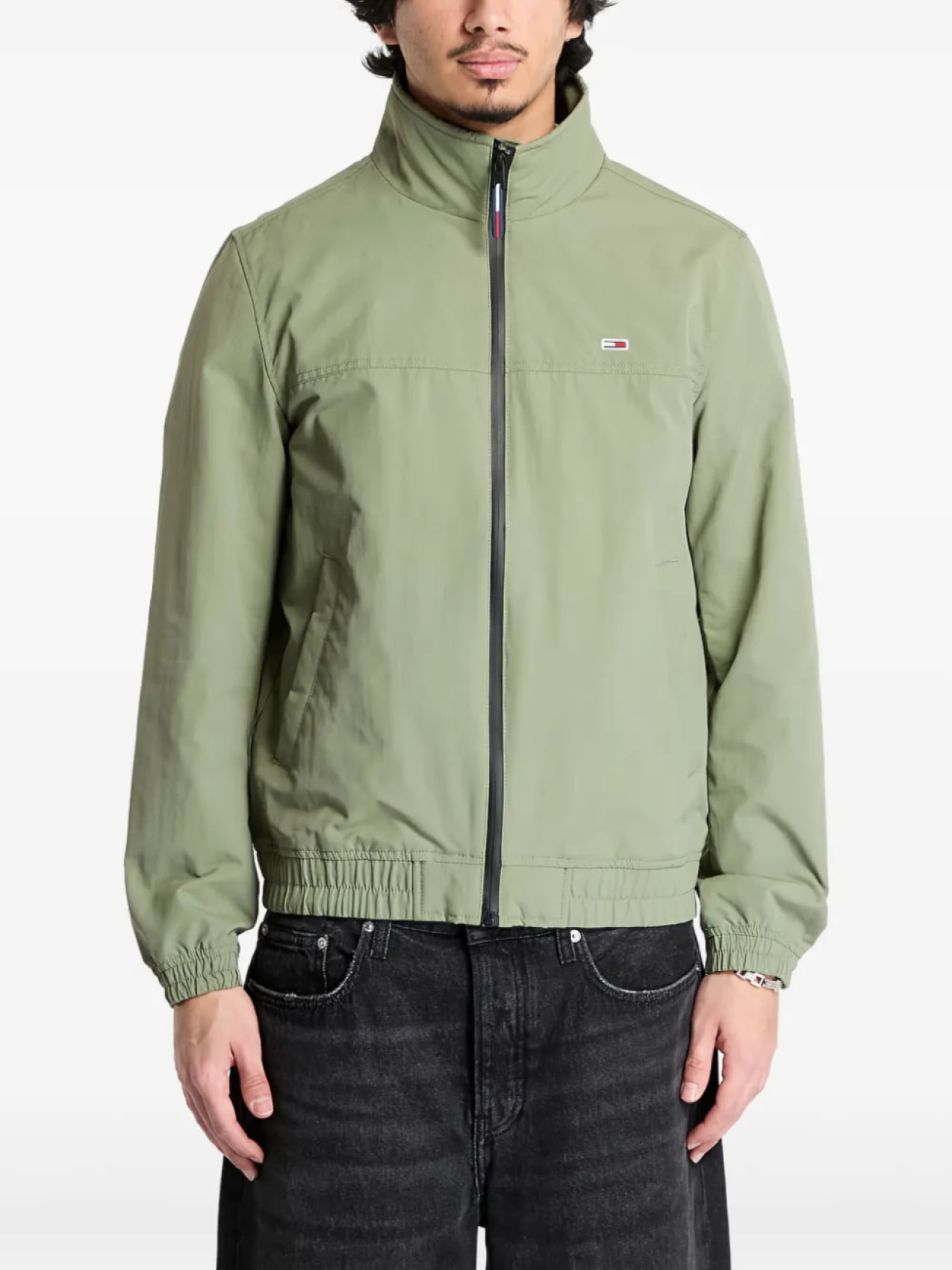 

Tommy Jeans бомбер с нашивкой-логотипом, зеленый