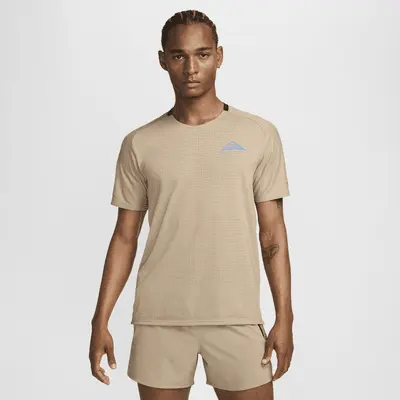 

Футболка Nike Trail Solar Chase, цвет Khaki/Black