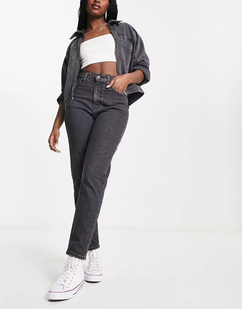 

Черные джинсы Mom с высокой талией Levi's