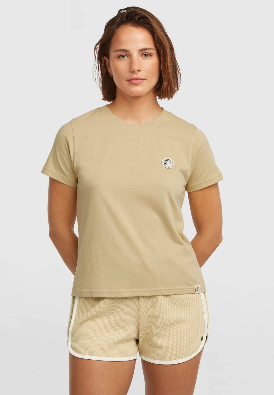 

Футболка O'Neill ORIGINALS BADGE TEES SHORTSLEEVE, Cocoa Sand/Camel, Бежевый, Футболка O'Neill ORIGINALS BADGE TEES SHORTSLEEVE, Cocoa Sand/Camel