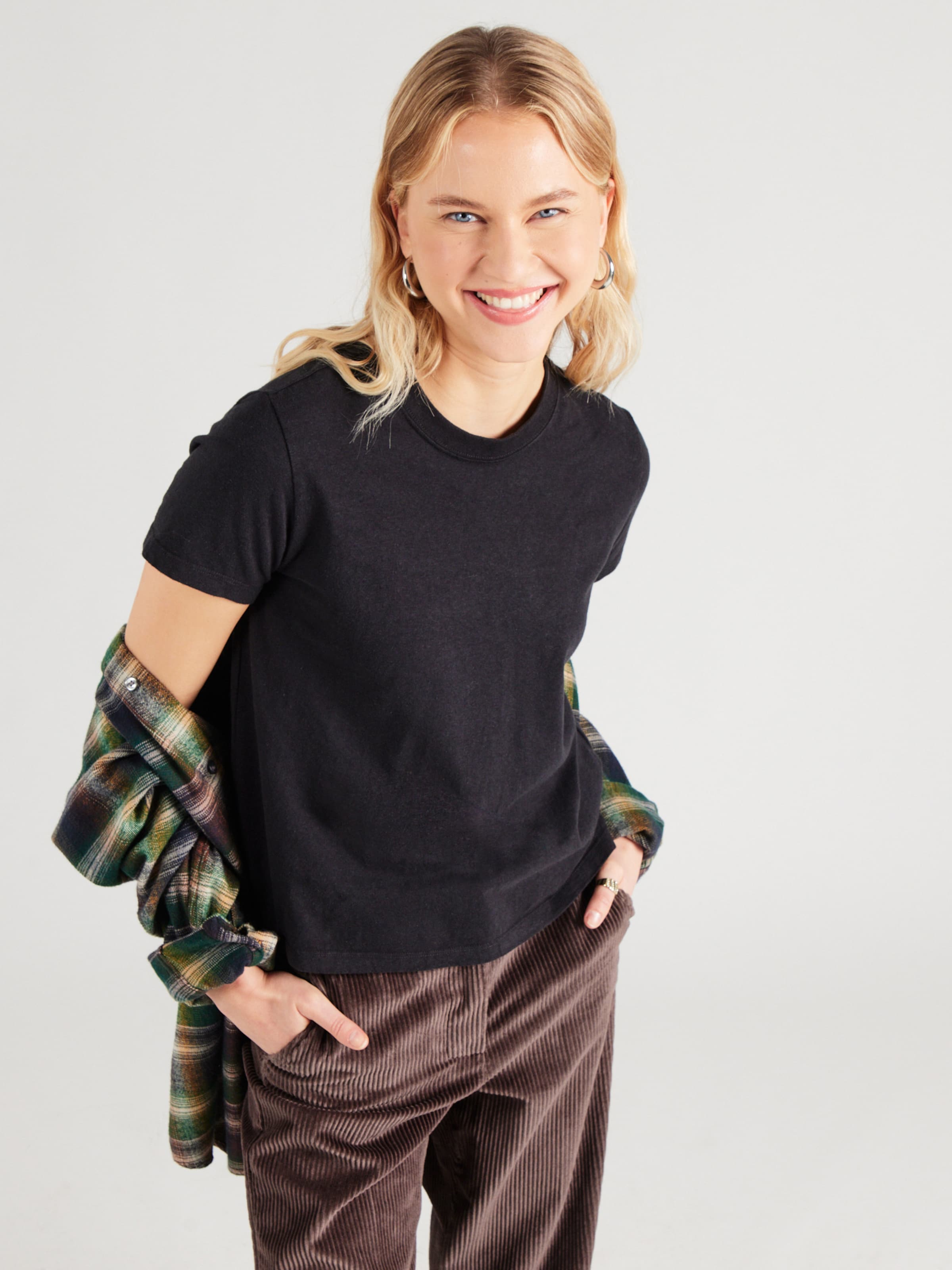 LEVI'S  Футболка 'Favorite Slub Tee' в черном цвете — фото 3