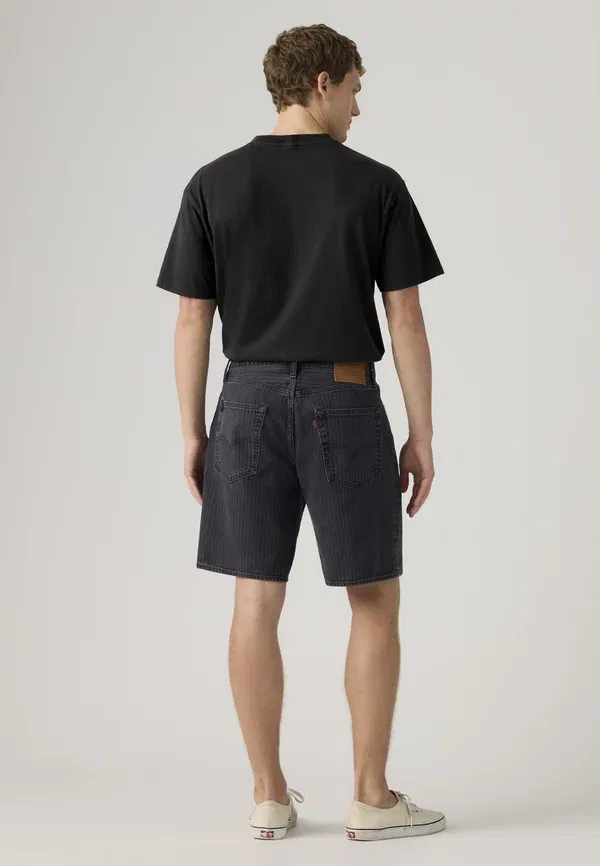 Шорты свободные джинсовые Levi'S 468 Loose Shorts, цвет оникс — фото 3