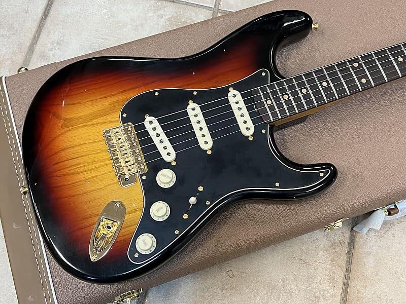 

Электрогитара 2023 Fender Custom Shop LTD 62 Stratocaster Journeyman relic sunburst