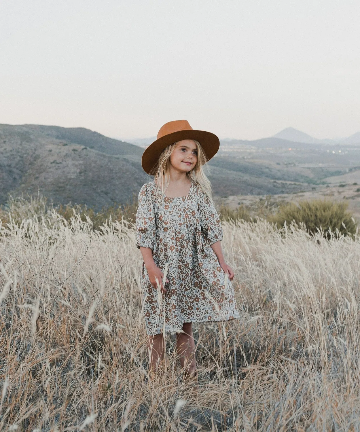 Платье-комбинация Rylee+Cru GRETTA DRESS BLOOM, вискоза, бежевый