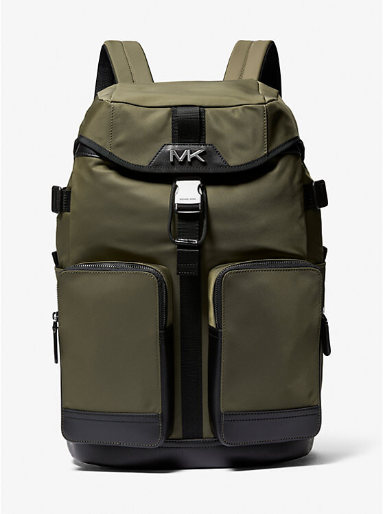 

Рюкзак-карго Brooklyn из переработанного нейлона Michael Kors, зеленый