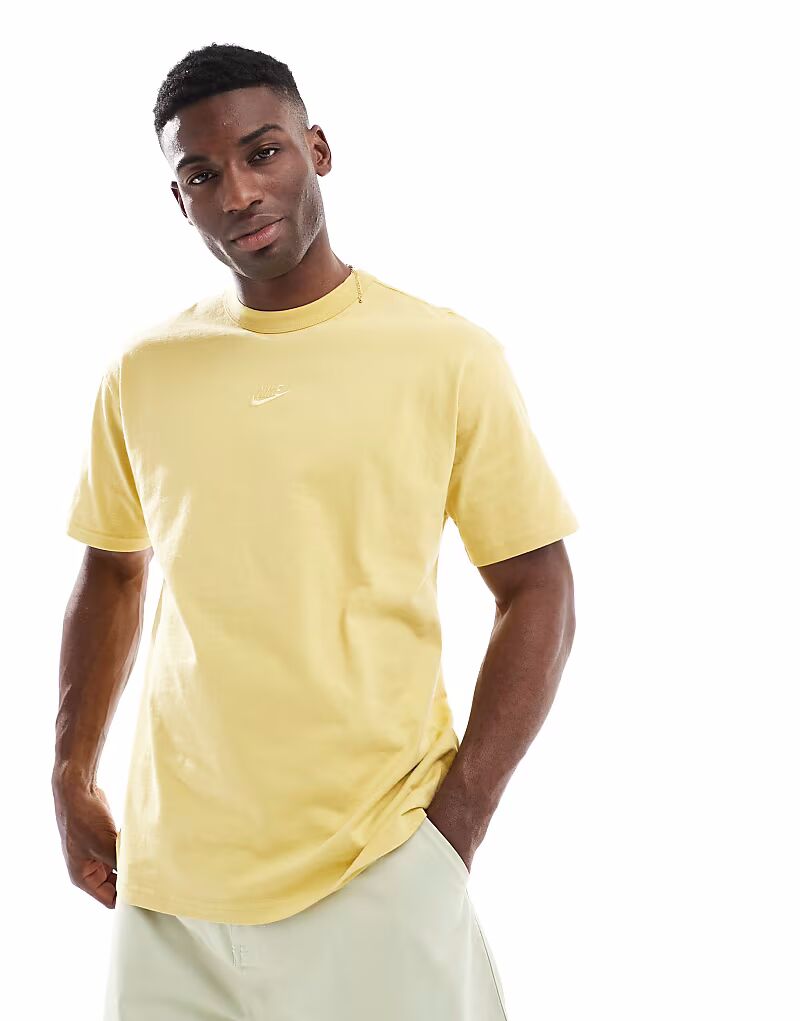 

Футболка Nike Premium Essentials желтого цвета