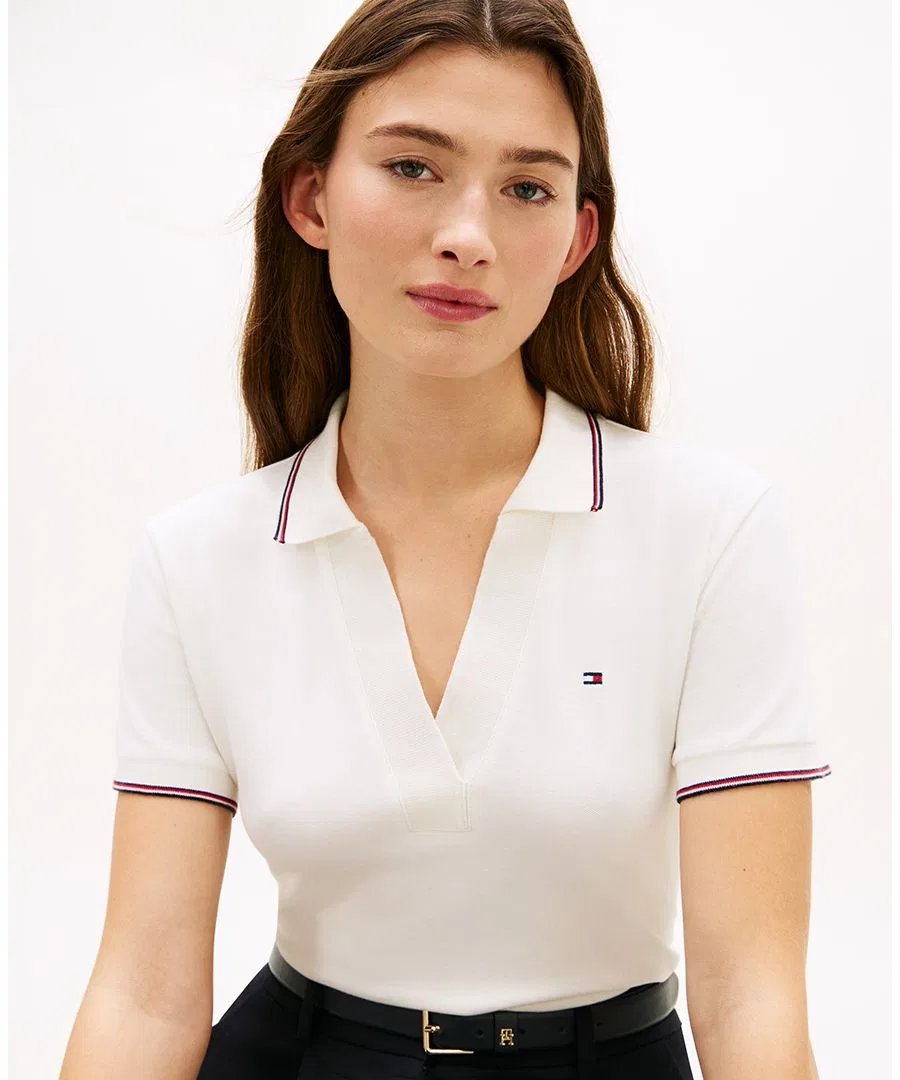 Женская футболка-поло с коротким рукавом и воротником-стойкой Johnny Collar Tommy Hilfiger, экрю — фото 3