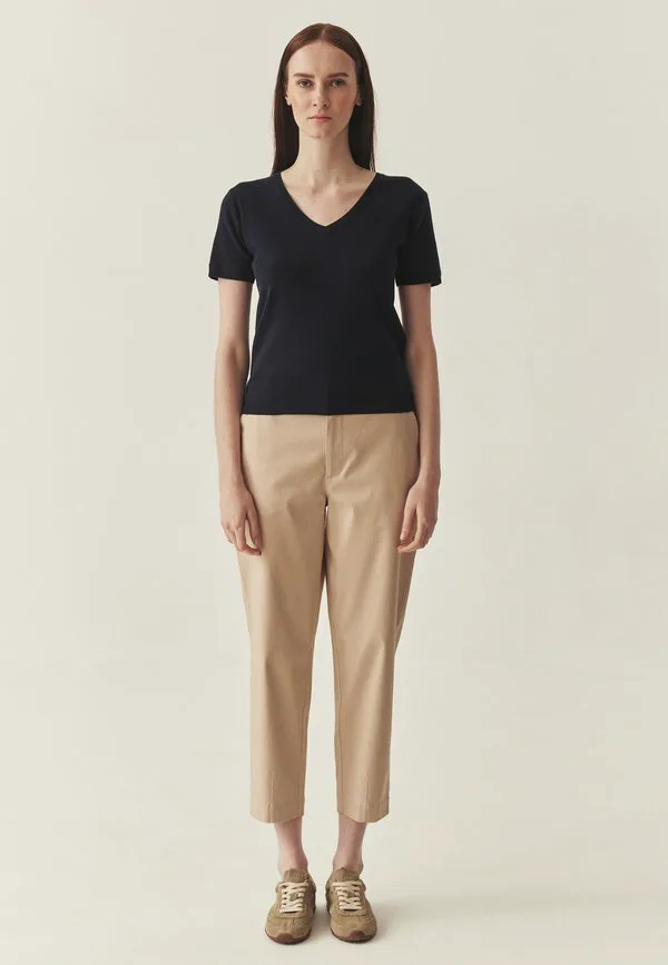 

Название товара: базовая футболка emis Tatuum, Navy, Синий, Название товара: базовая футболка emis Tatuum, Navy