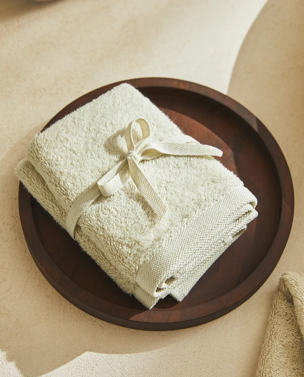 

Упаковка высококачественных хлопковых полотенец для рук (3 шт.) Zara Home, зеленый