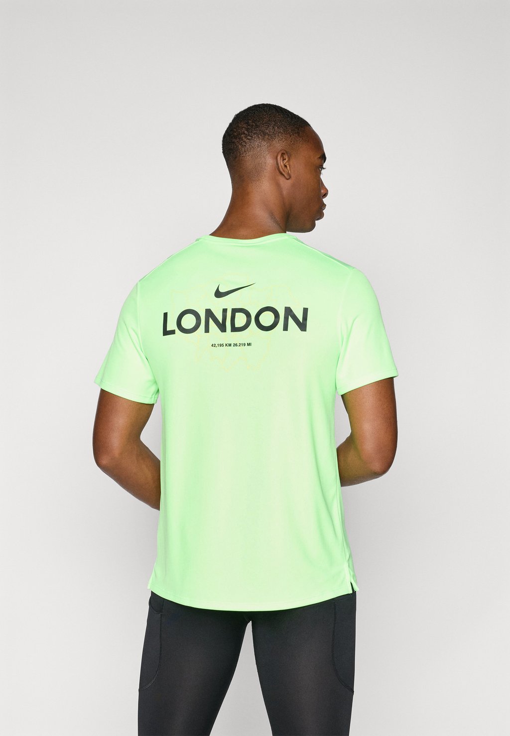 

Спортивная футболка CITY MARATHON MILER TEE Nike Performance, светло-зеленый