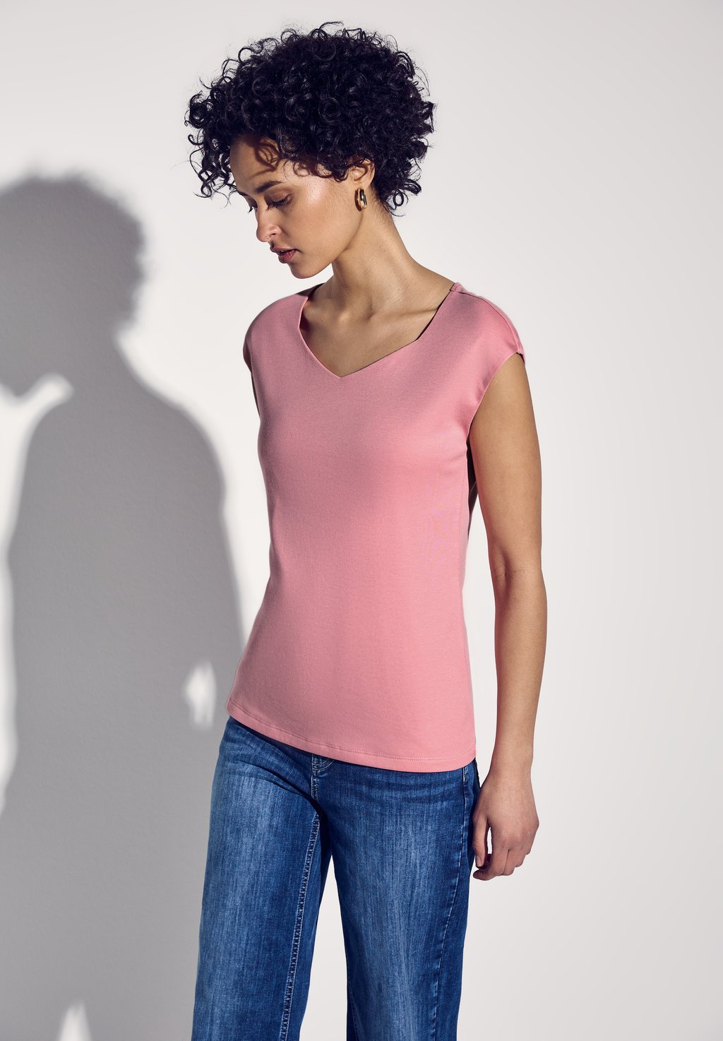 

Базовая футболка MIT DIAMANT-AUSSCHNITT Street One, цвет Rosa