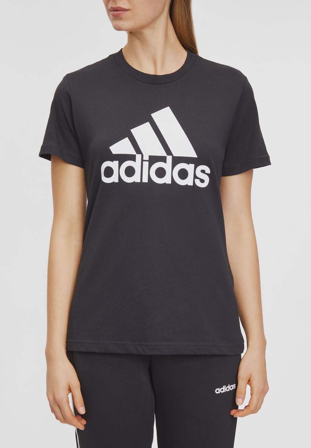 

Женская хлопковая футболка с логотипом adidas, цвет Black White