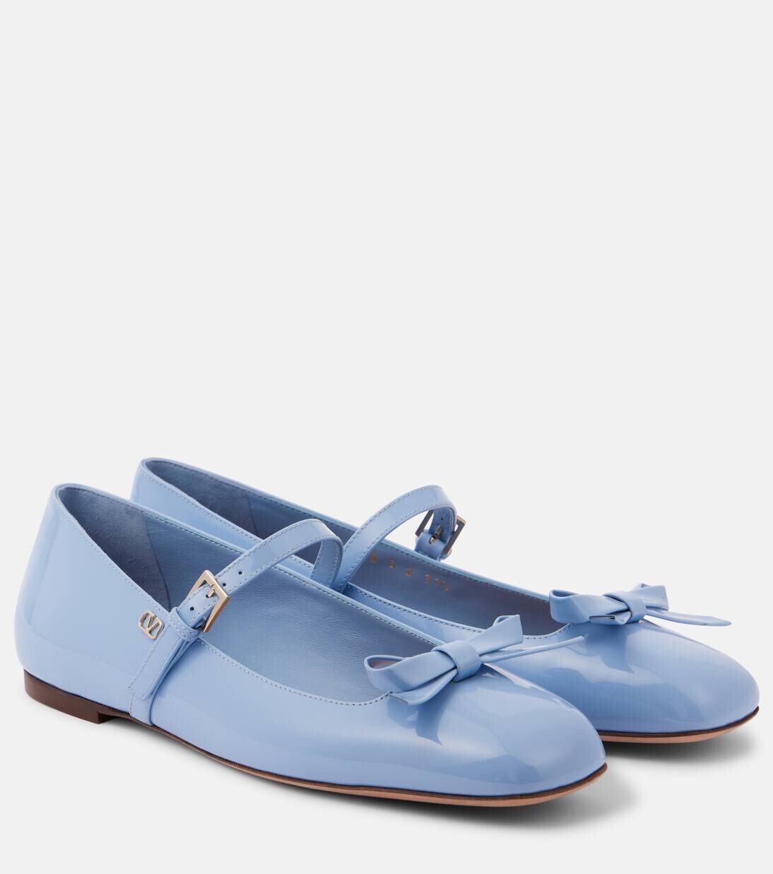 Туфли-лодочки «Мэри Джейн» из лакированной кожи Romance Bow Valentino Garavani, цвет popeline blue