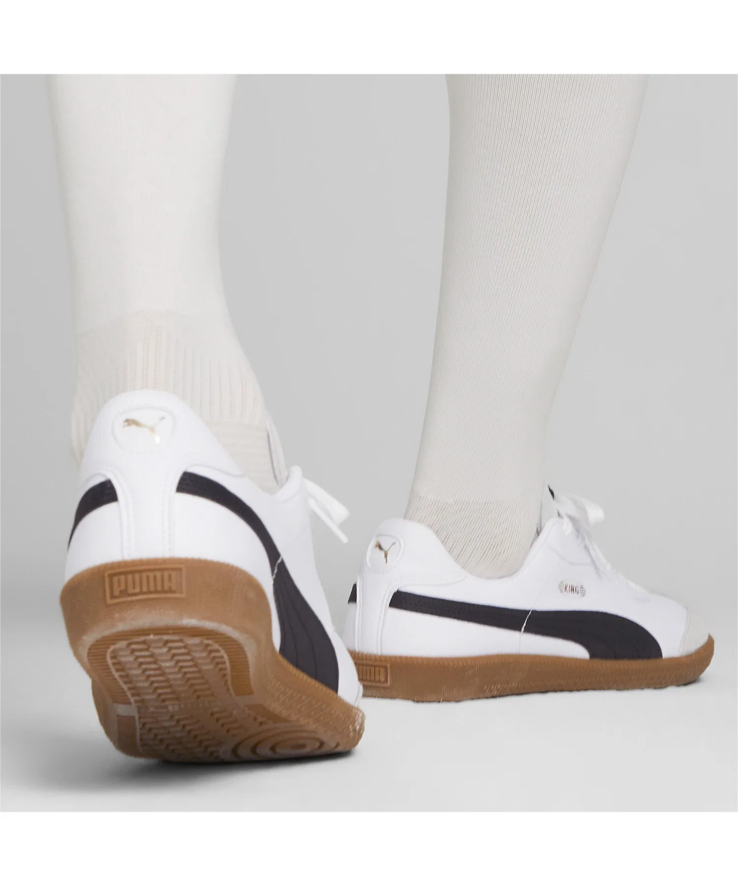 Мужские кроссовки PUMA King 21 IT для зала белые — фото 3